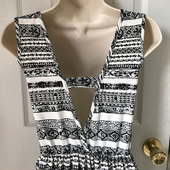 Skater dress - Picture 4 of 5